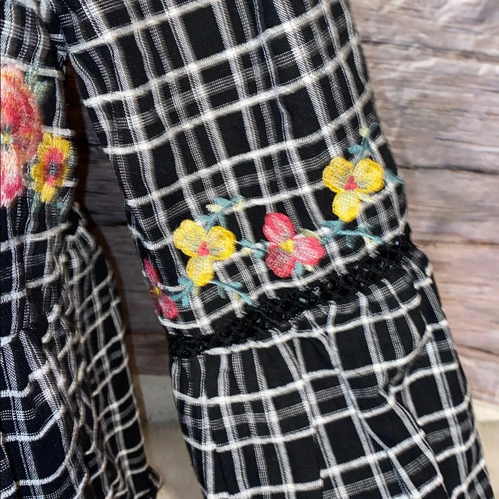 Savanna Jane Black & White Plaid Top With Embroidered Flowers - Picture 6 of 11